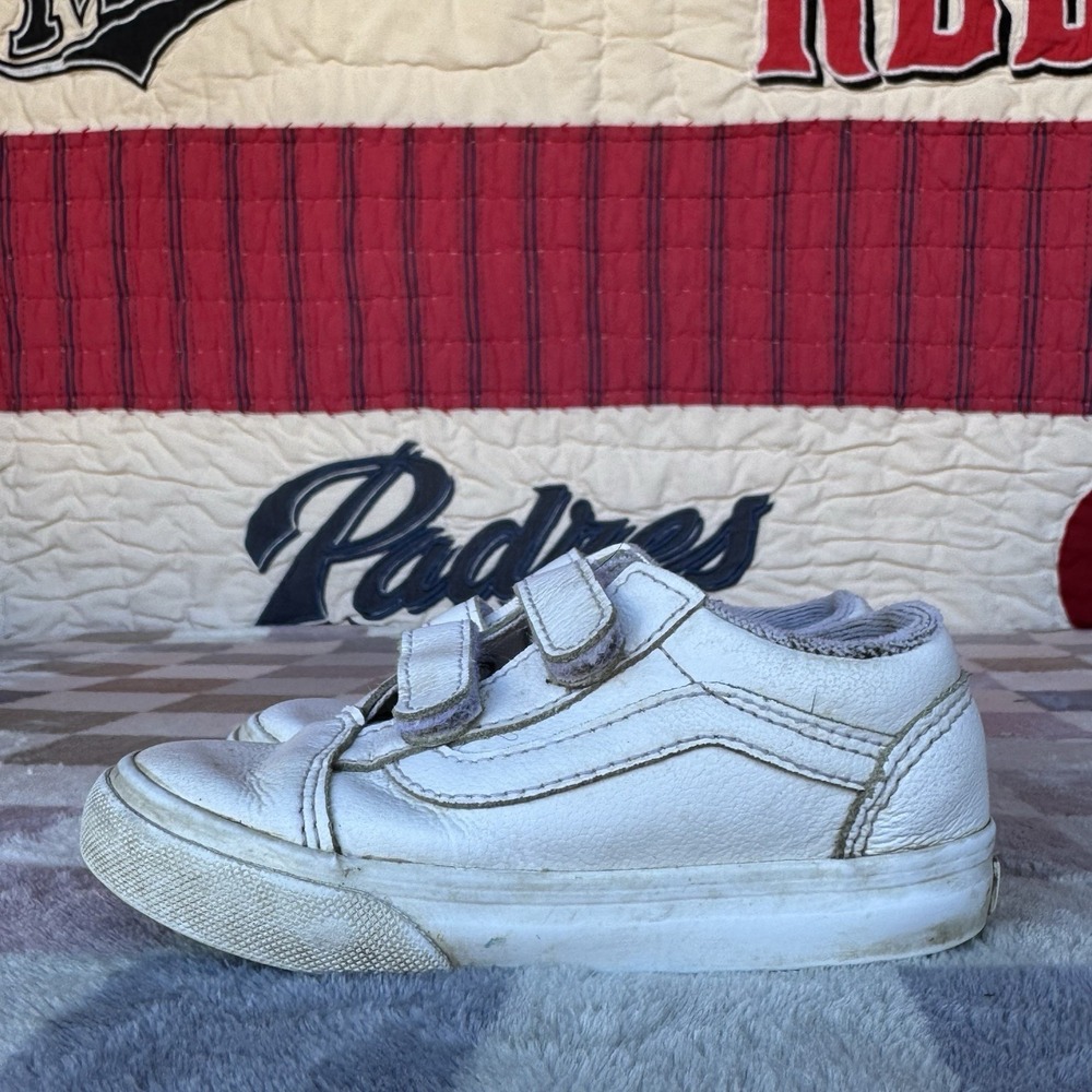 Size 8.5c - Vans Hook Loop V Old Skool White‎